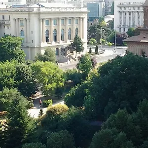 κάντε κράτηση εδώ